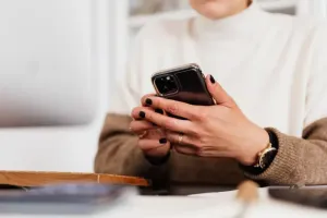 5 kluczowych funkcji, które powinna mieć profesjonalna bramka SMS